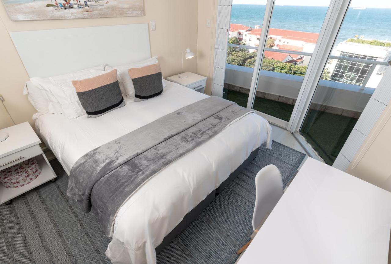 403 Oyster Schelles - By In Umhlanga * Durban