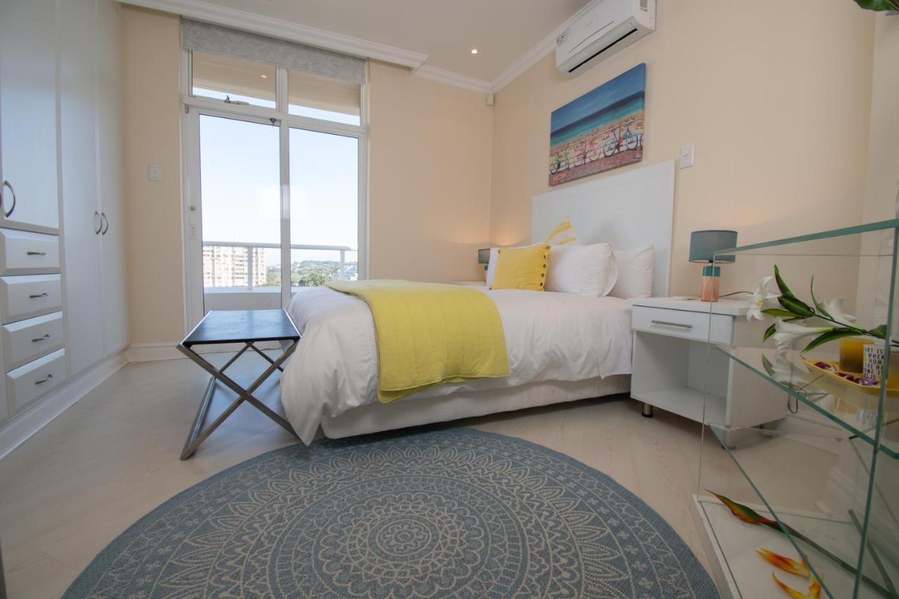 403 Oyster Schelles - By In Umhlanga *